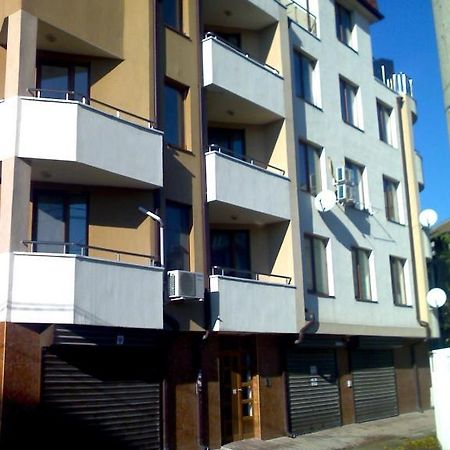 Asparuhov Guest Rooms And Apartments Варна Экстерьер фото