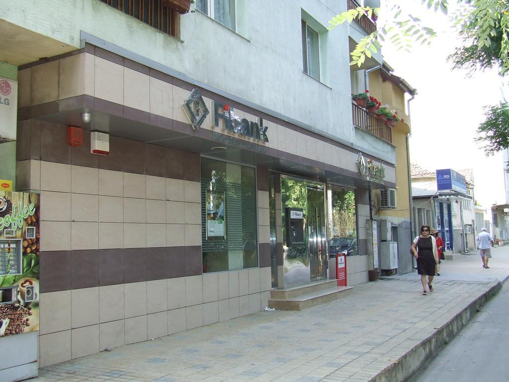 Asparuhov Guest Rooms And Apartments Варна Экстерьер фото